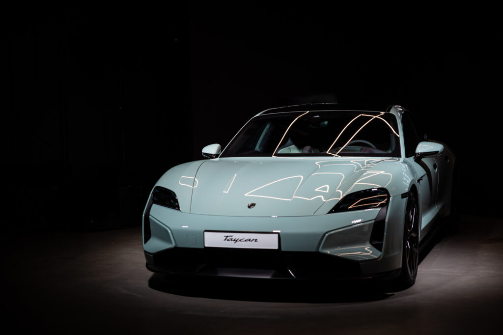 porsche taycan display