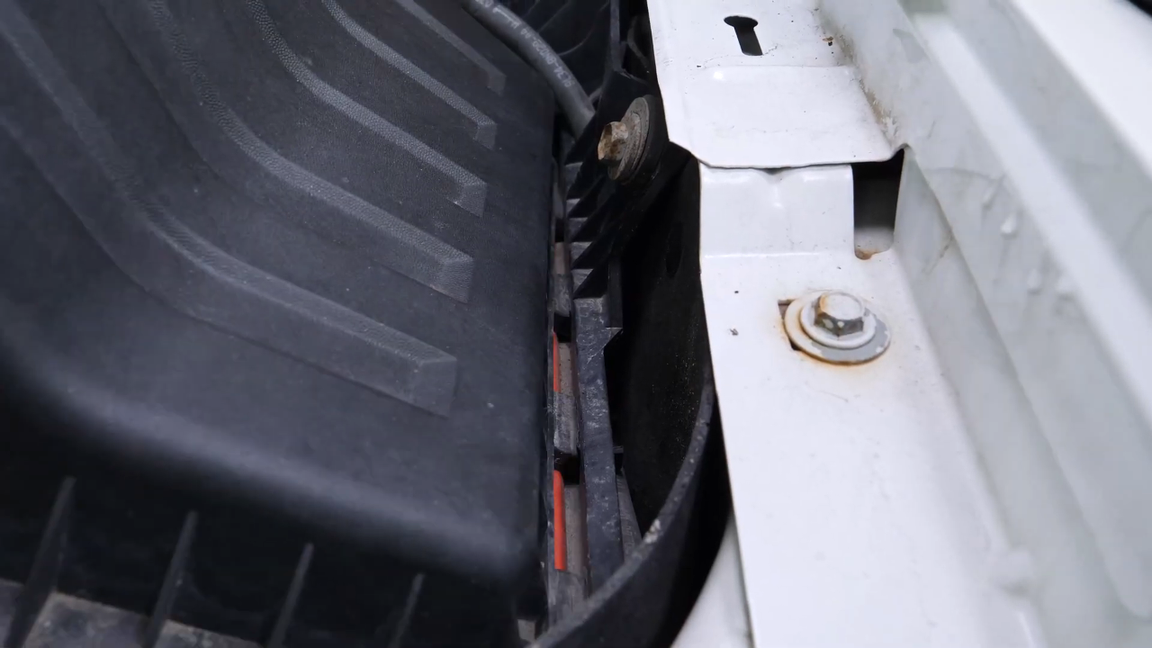 Access the air filter