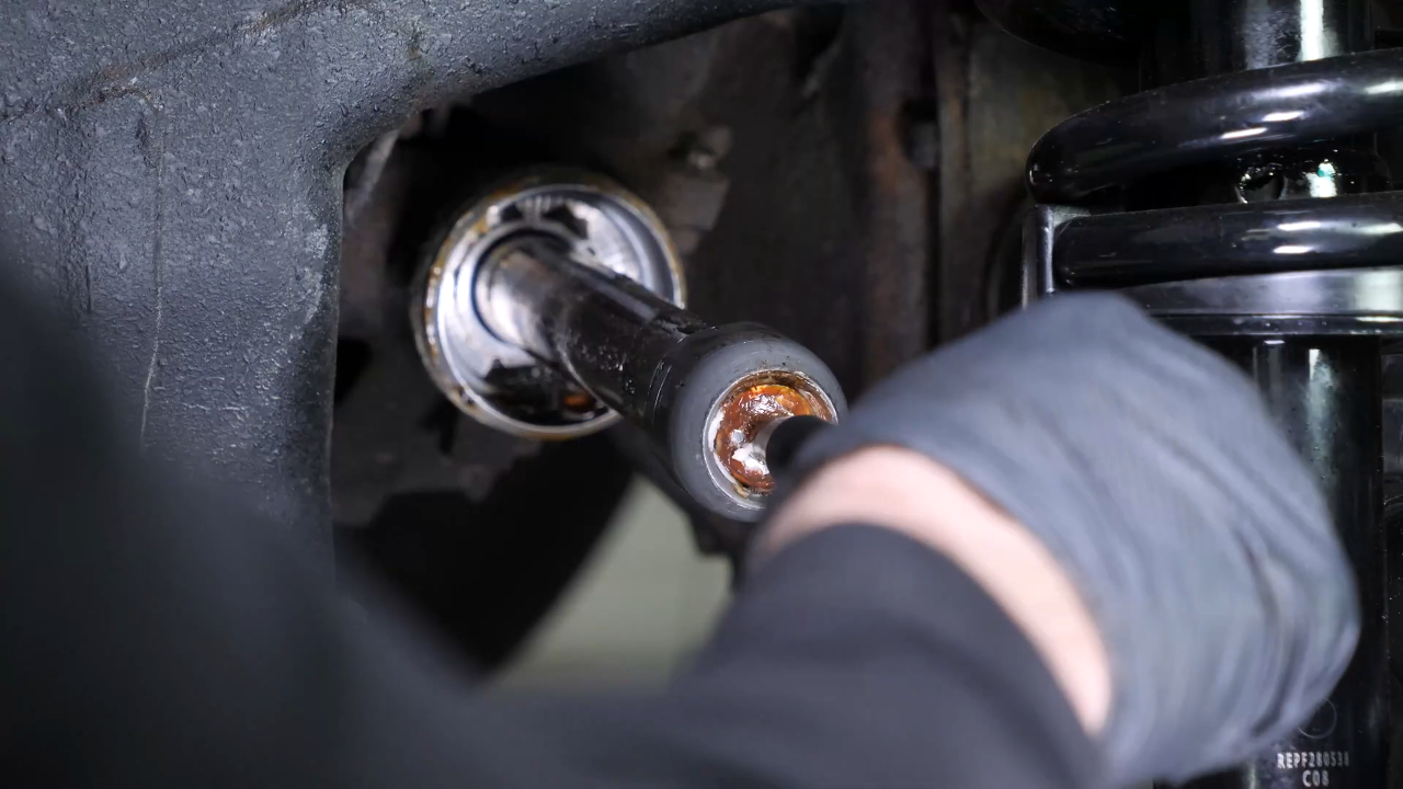 Remove the inner tied rod