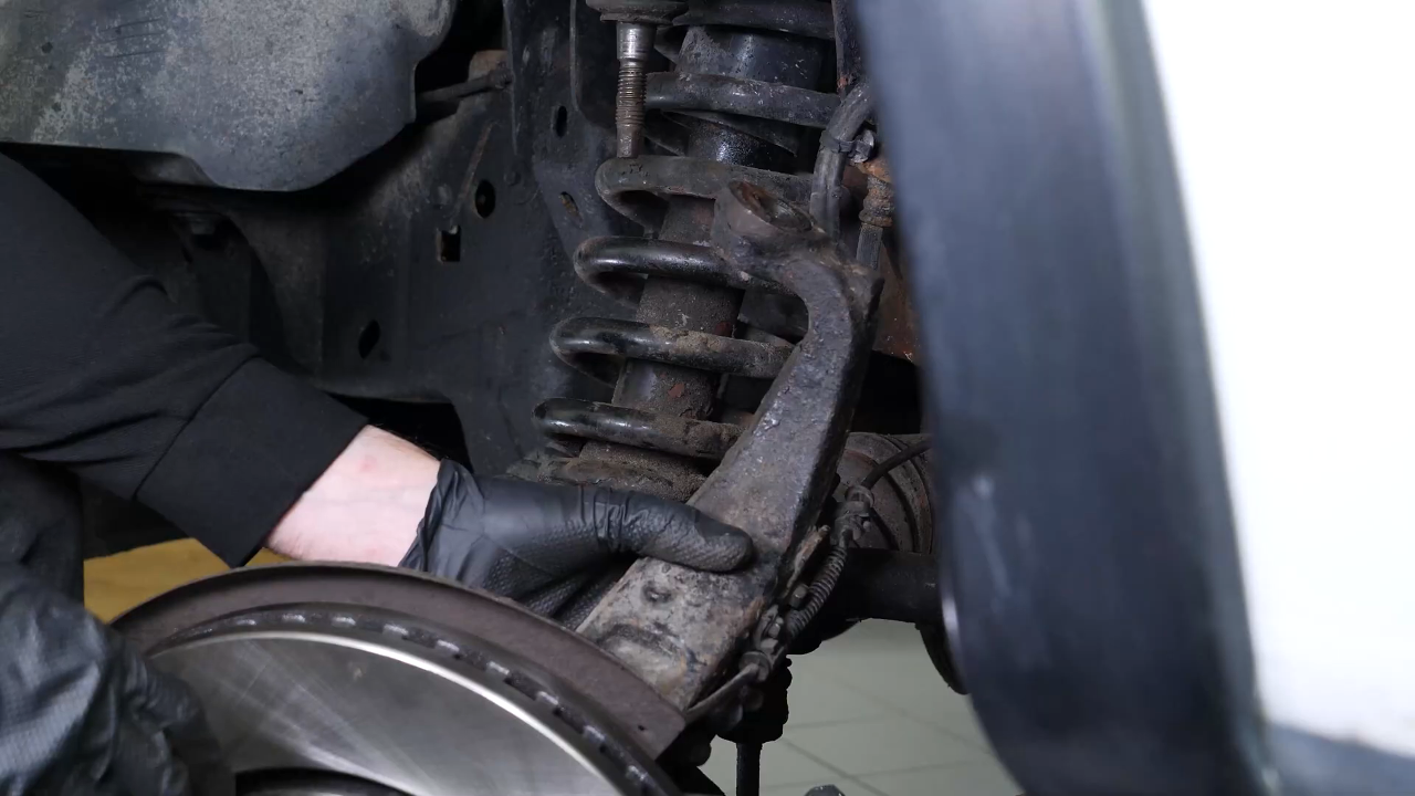 Remove the strut