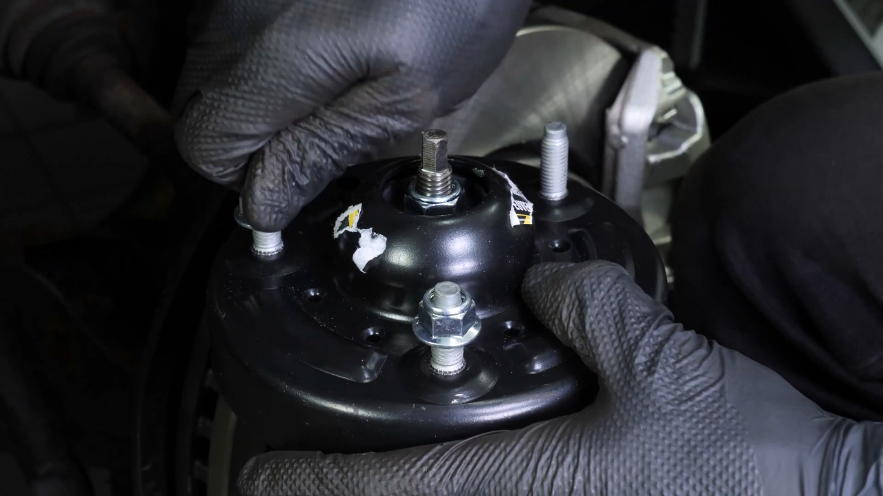 Install the new strut