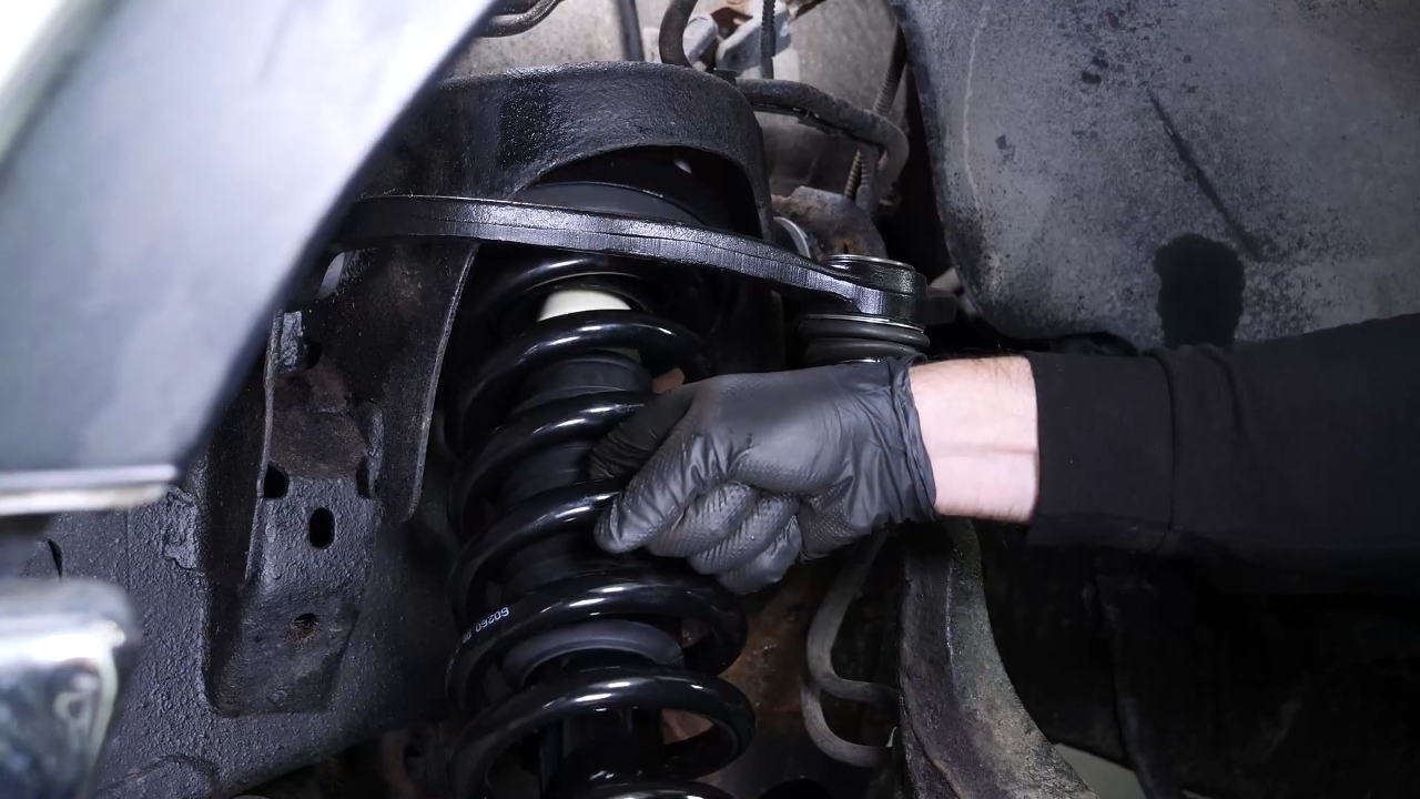 Install the new strut