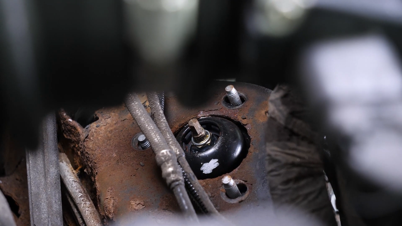Install the new strut