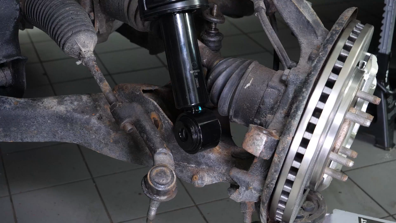 Install the new strut