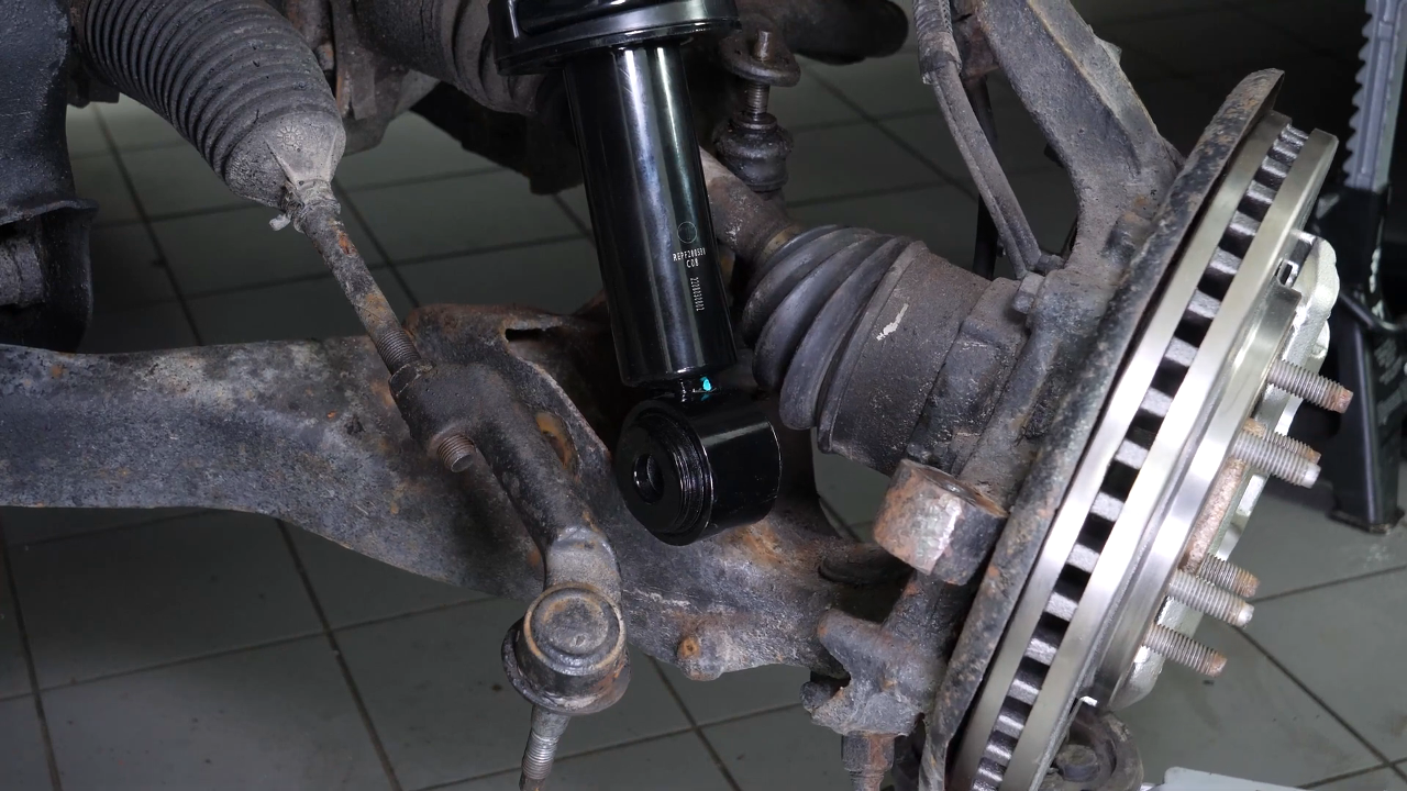 Install the new strut