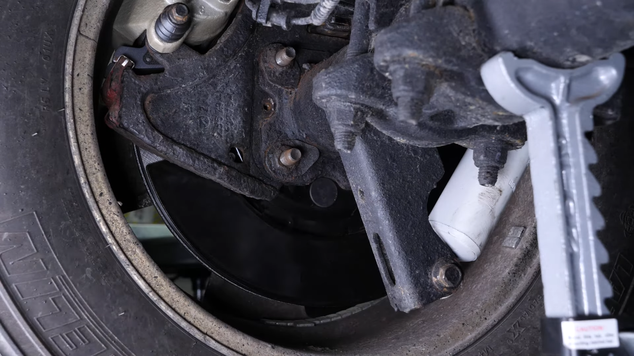 Set the new drum brake up