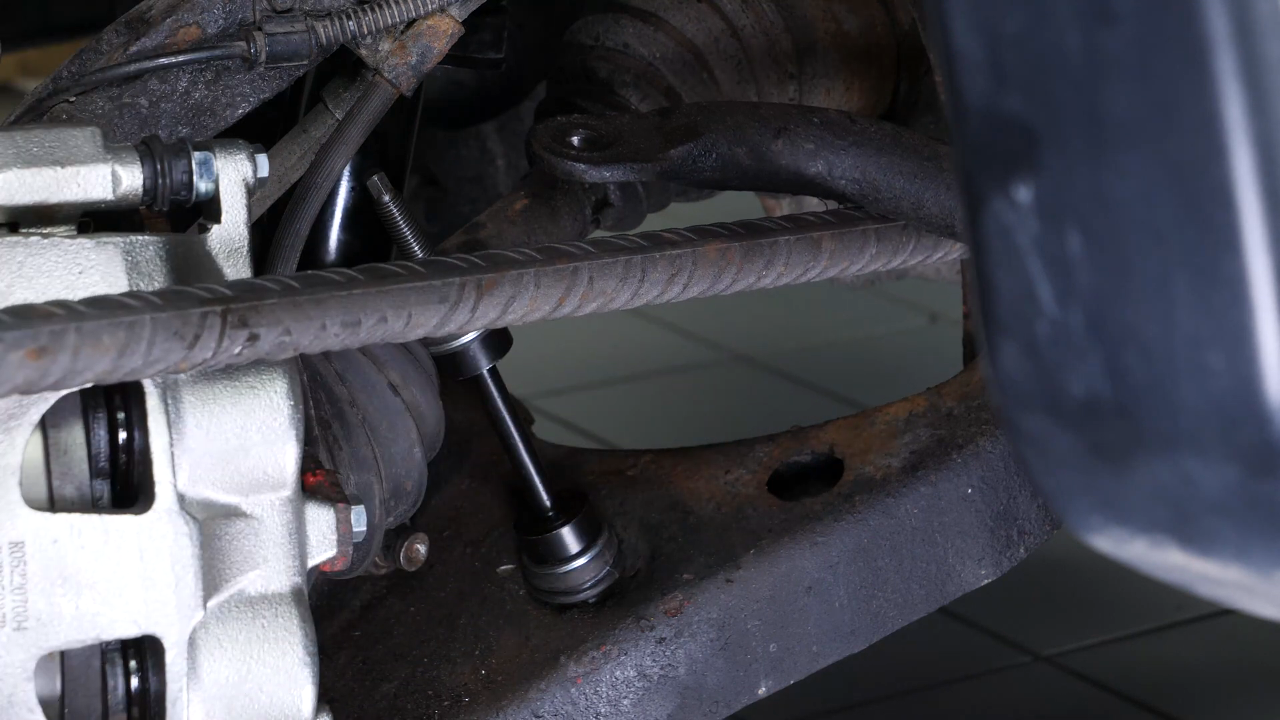 Install the new sway bar end link