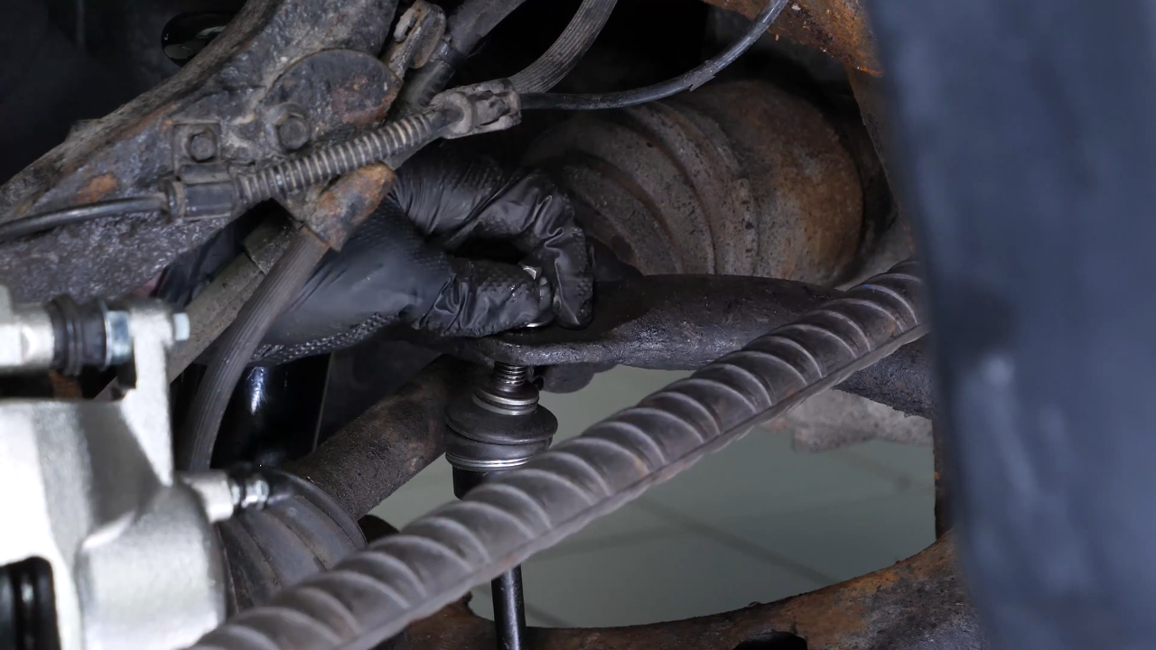 Install the new sway bar end link