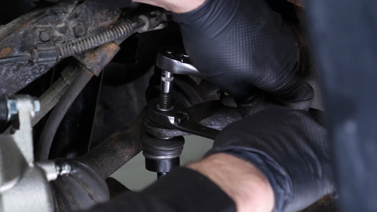 Install the new sway bar end link