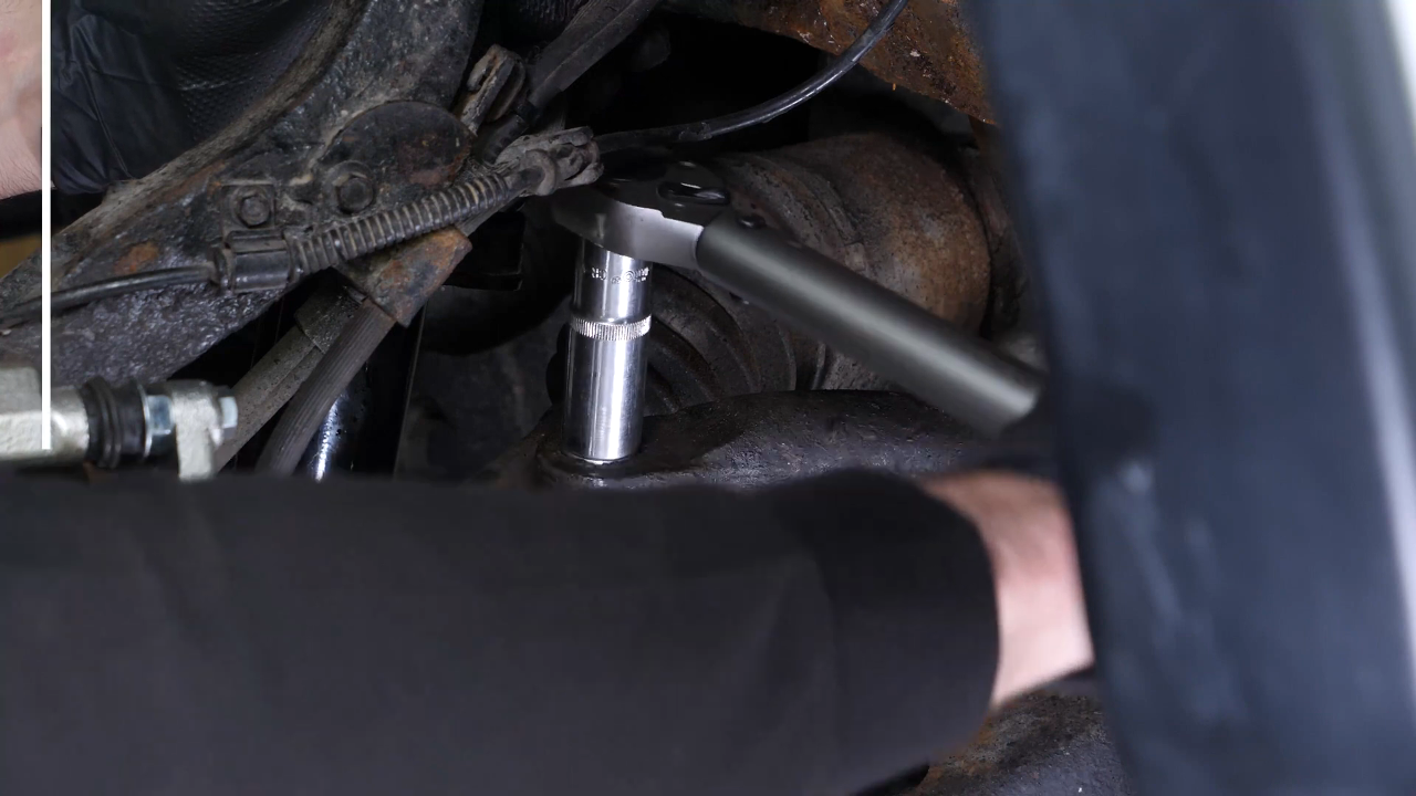 Install the new sway bar end link