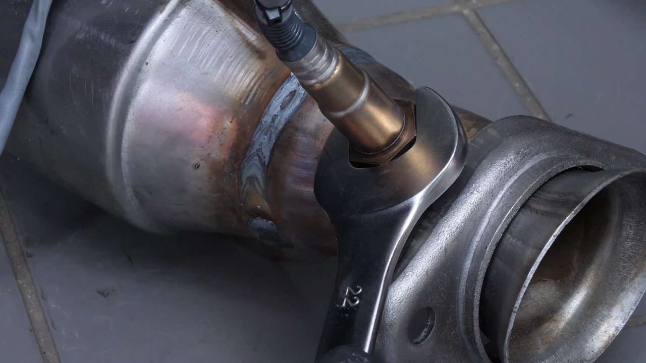 Install the oxygen sensor