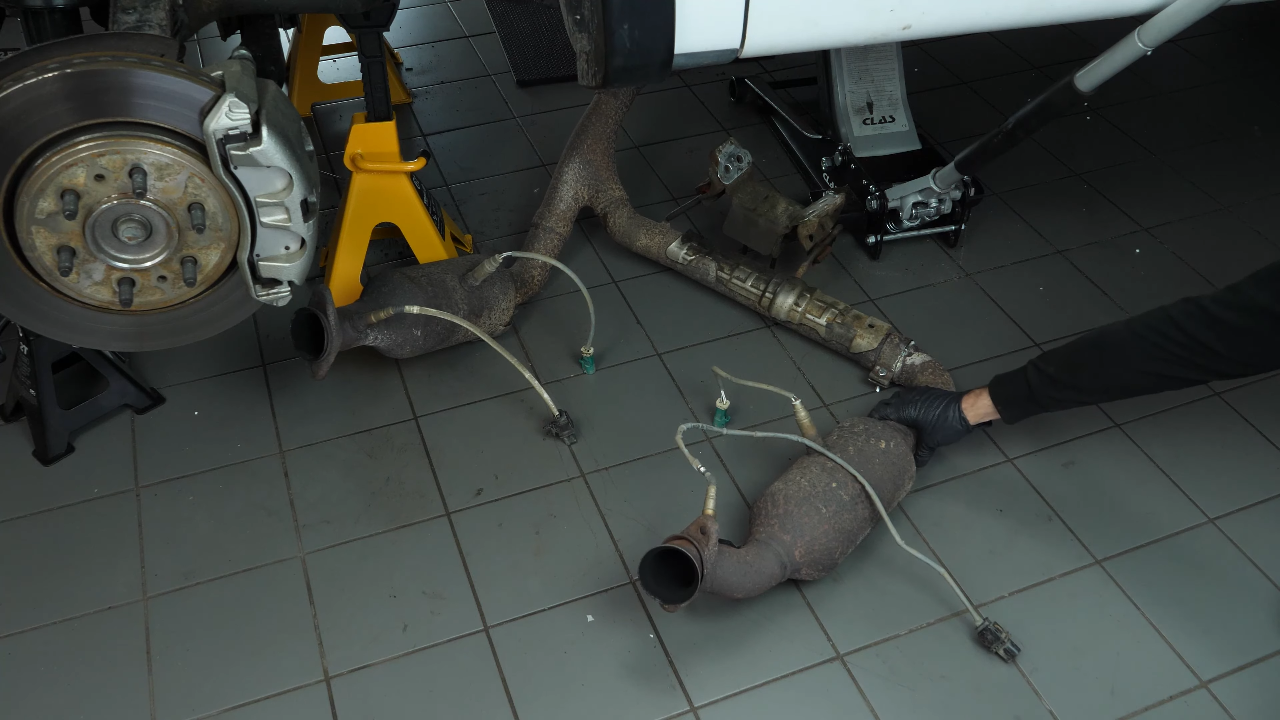 Install the oxygen sensor