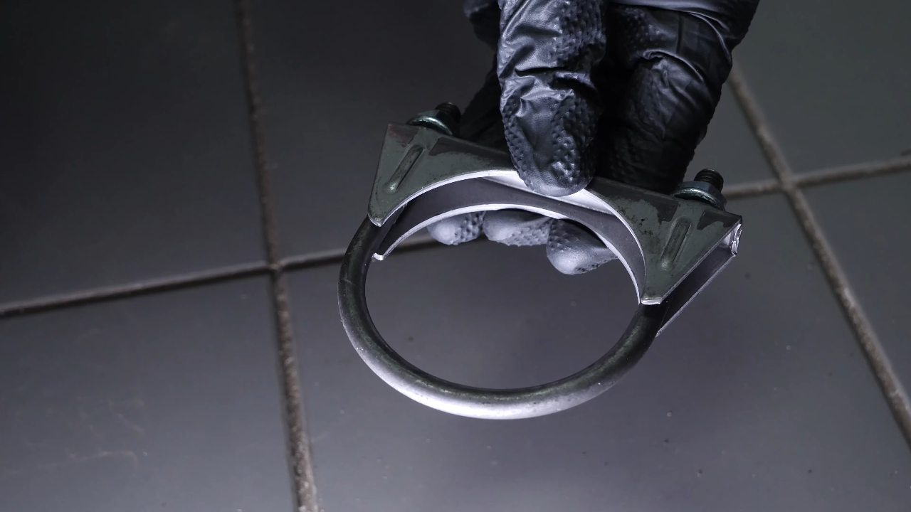 Prepare the installation of the new catalytic converter
