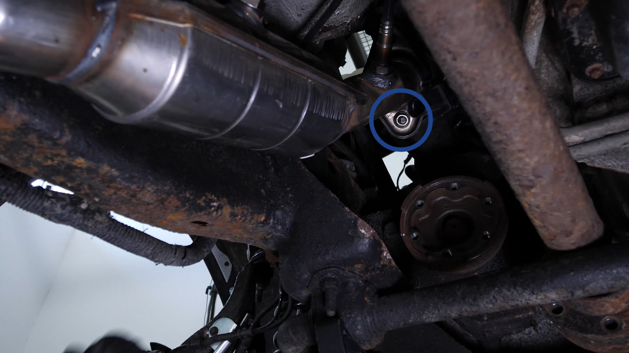 Prepare the installation of the new catalytic converter