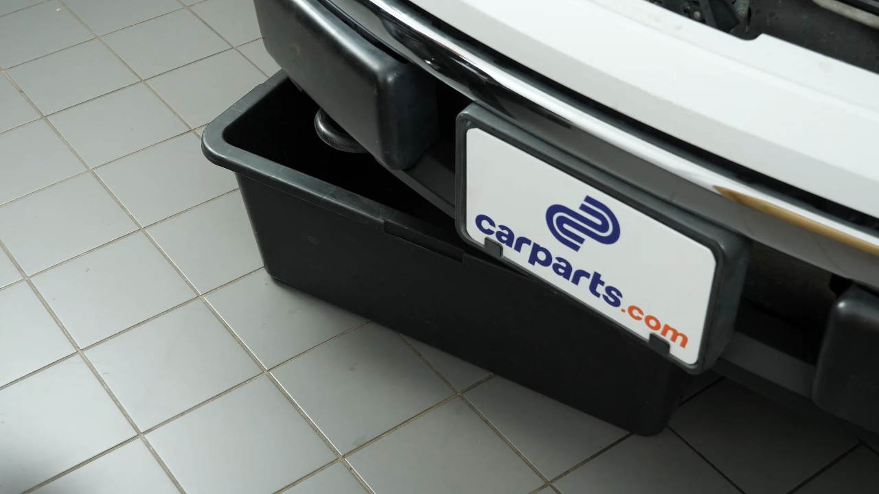Unclip the air conditioning condenser from the radiator