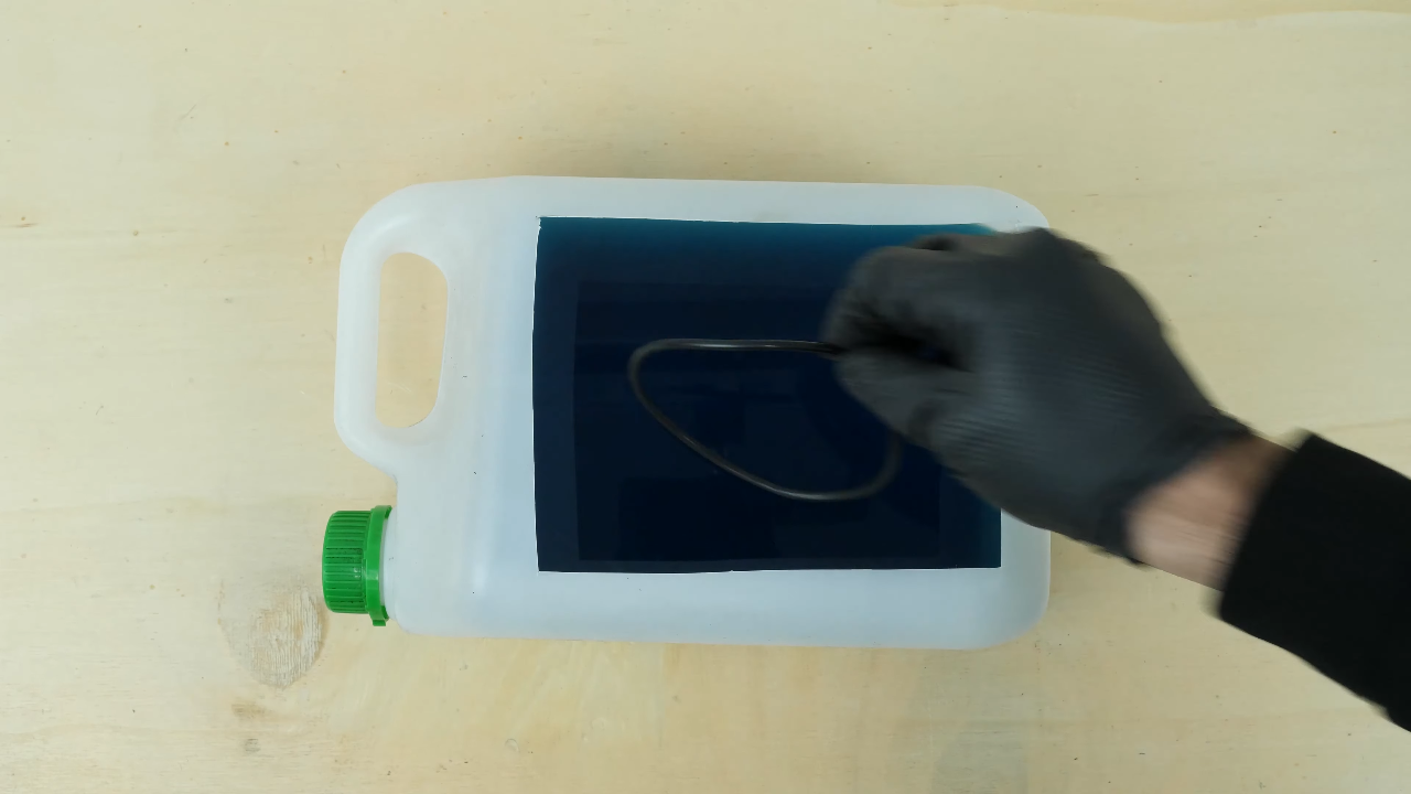 Install the new water pump + tightening torques