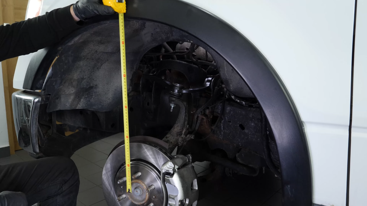 Tip for tightening silent block screws