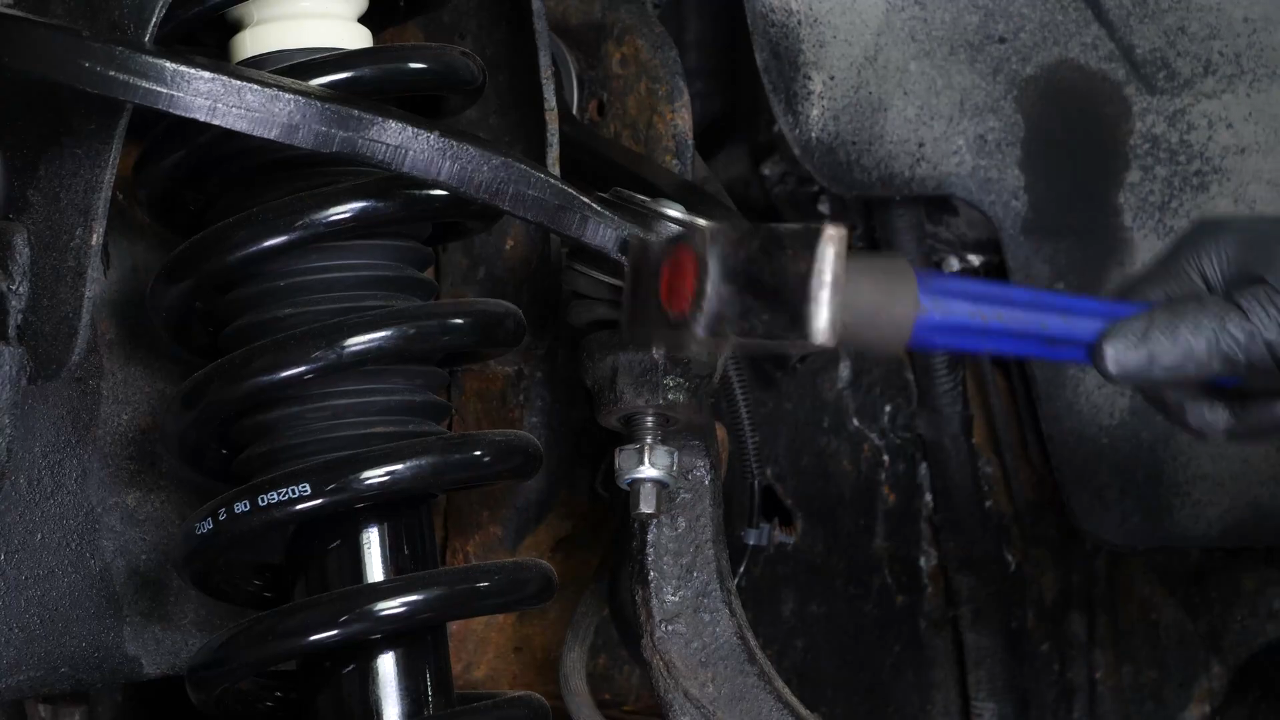 Remove the sway bar end link
