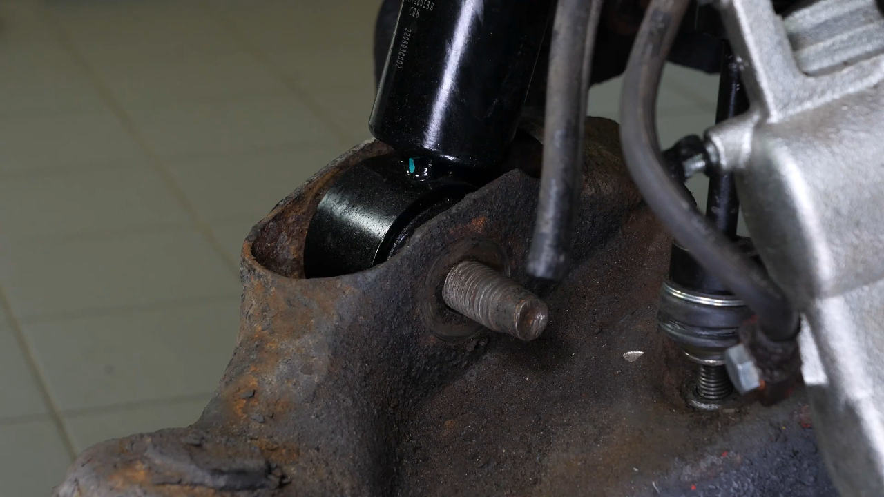 Remove the strut