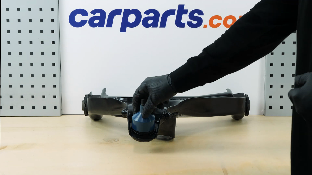 Prepare the new control arm