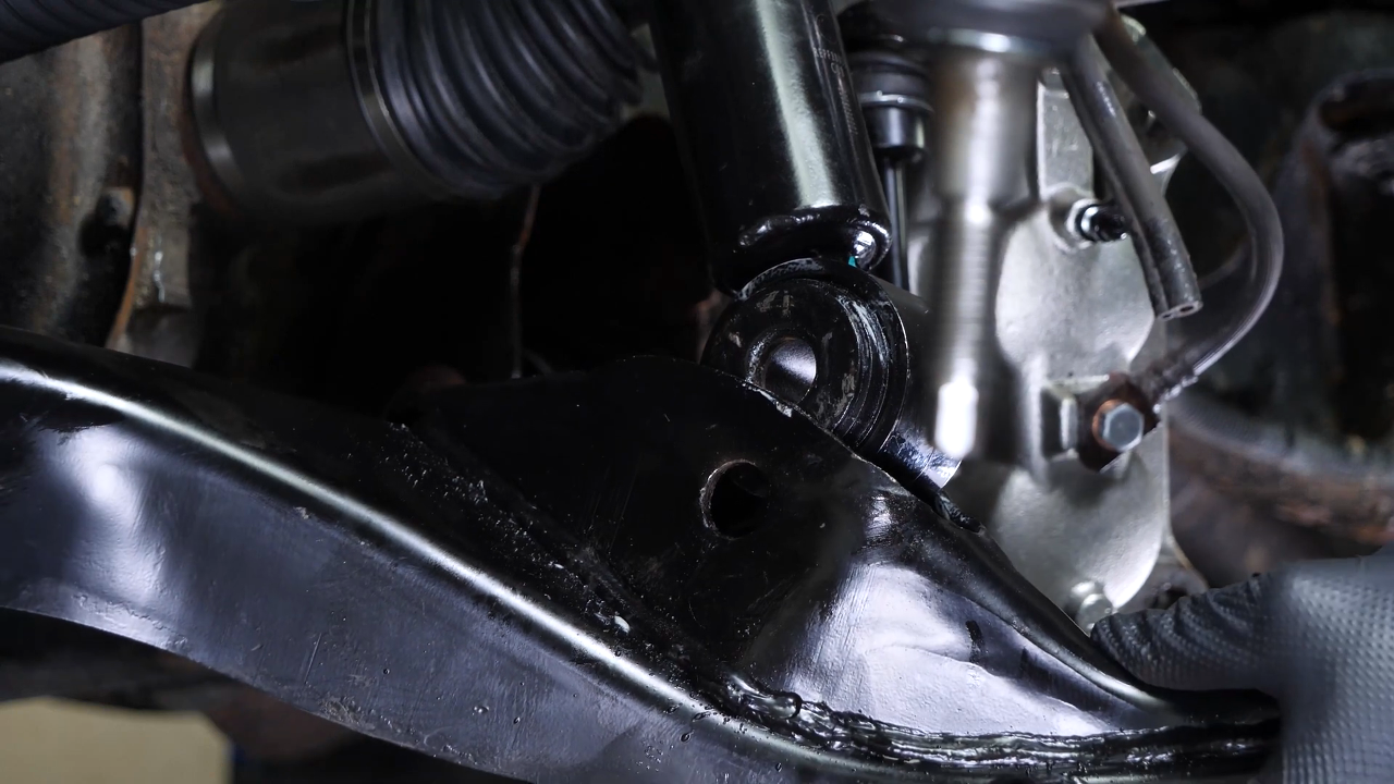 Install the new strut
