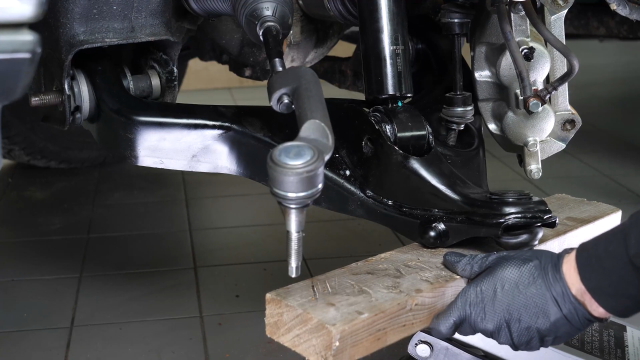 Install the new strut