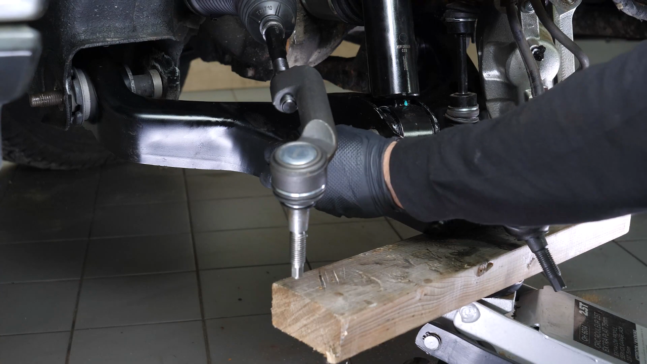 Install the new strut