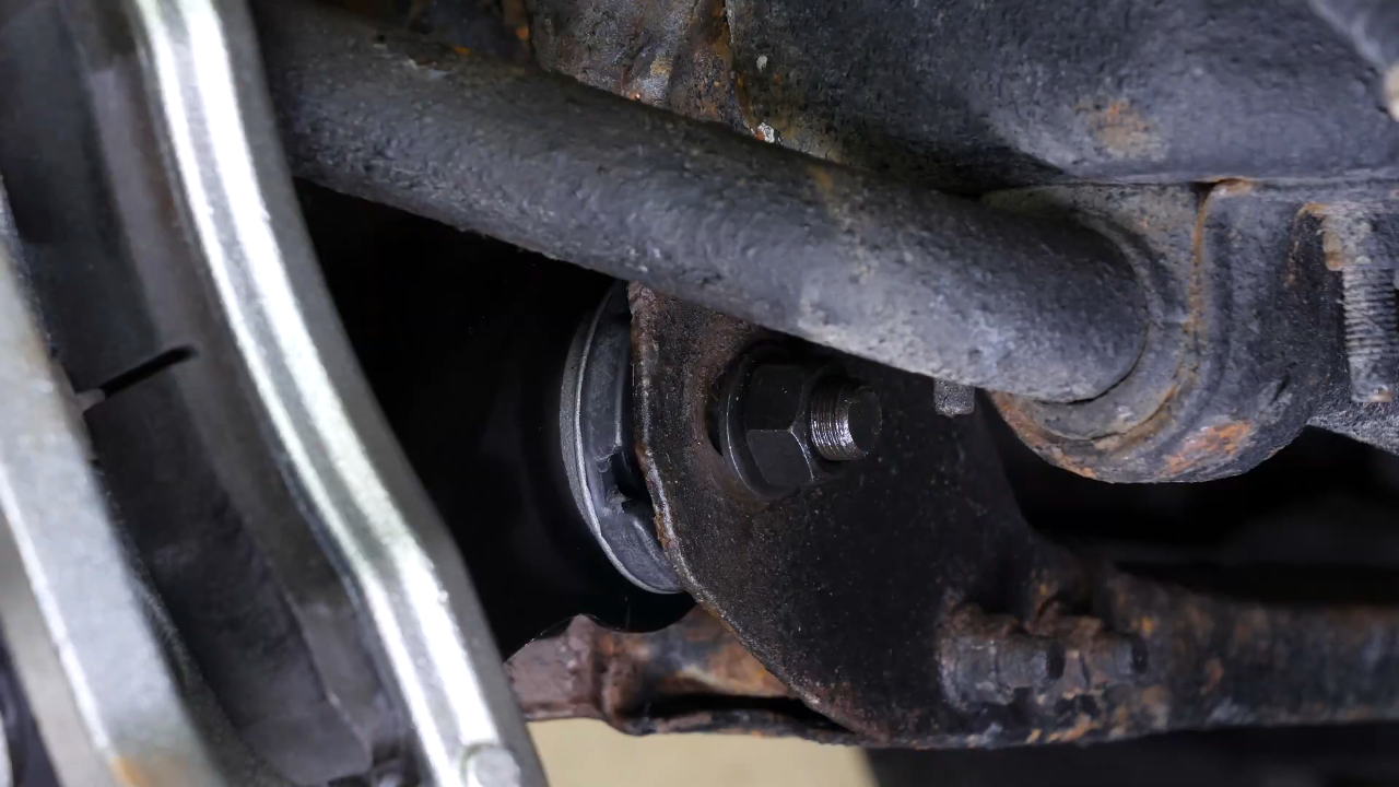 Install the new strut
