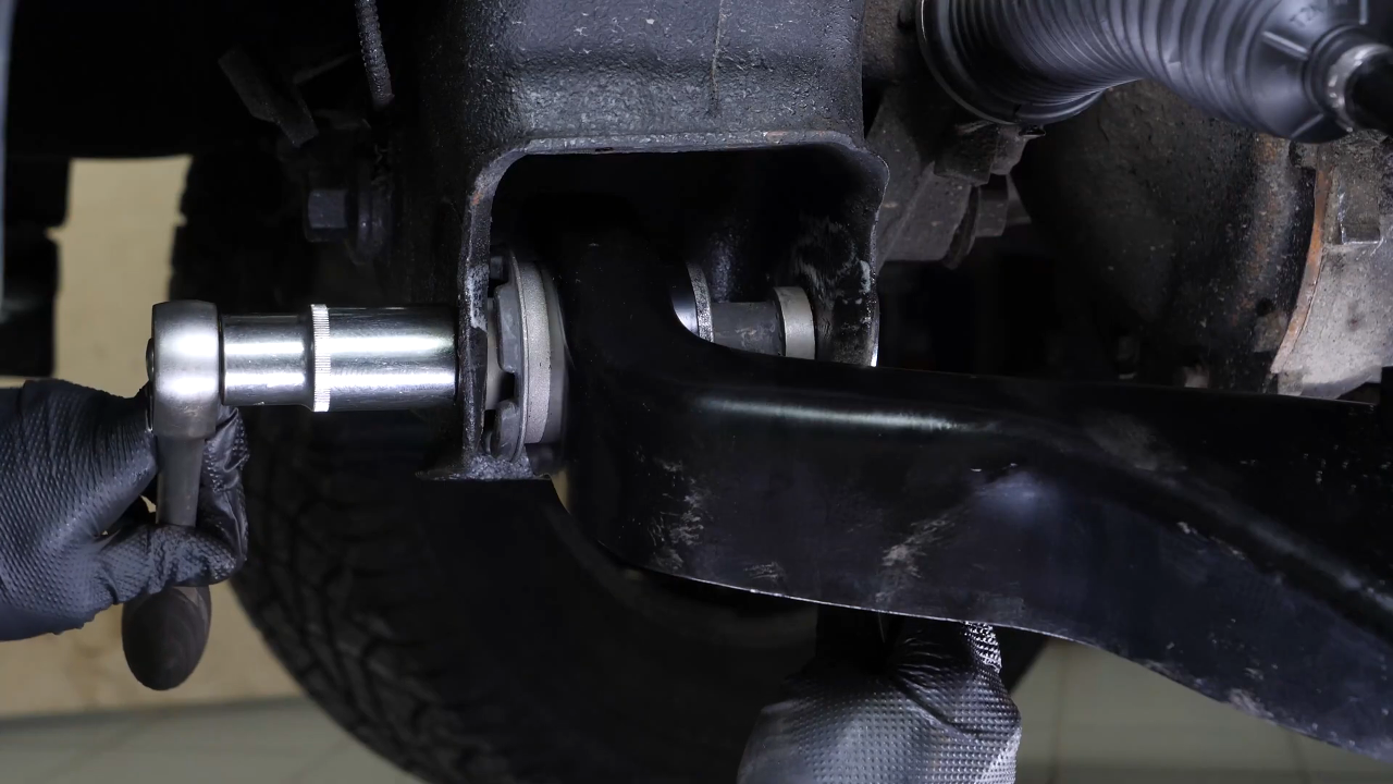 Install the new strut