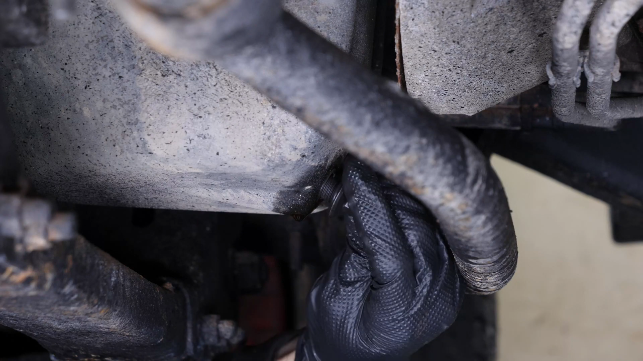 Install the new drain plug