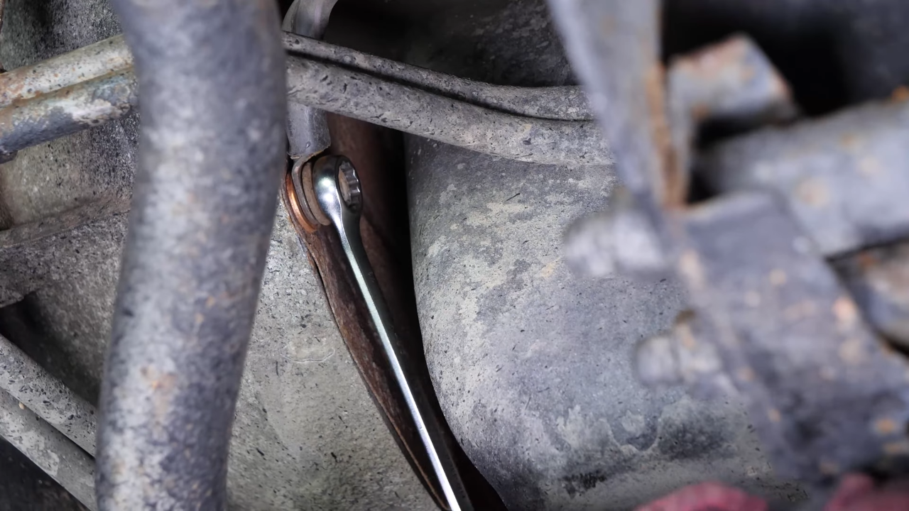 Remove the starter