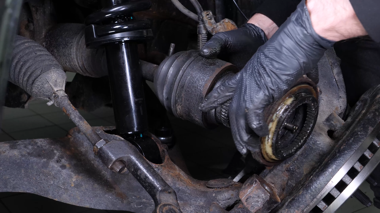Remove the wheel hub actuator