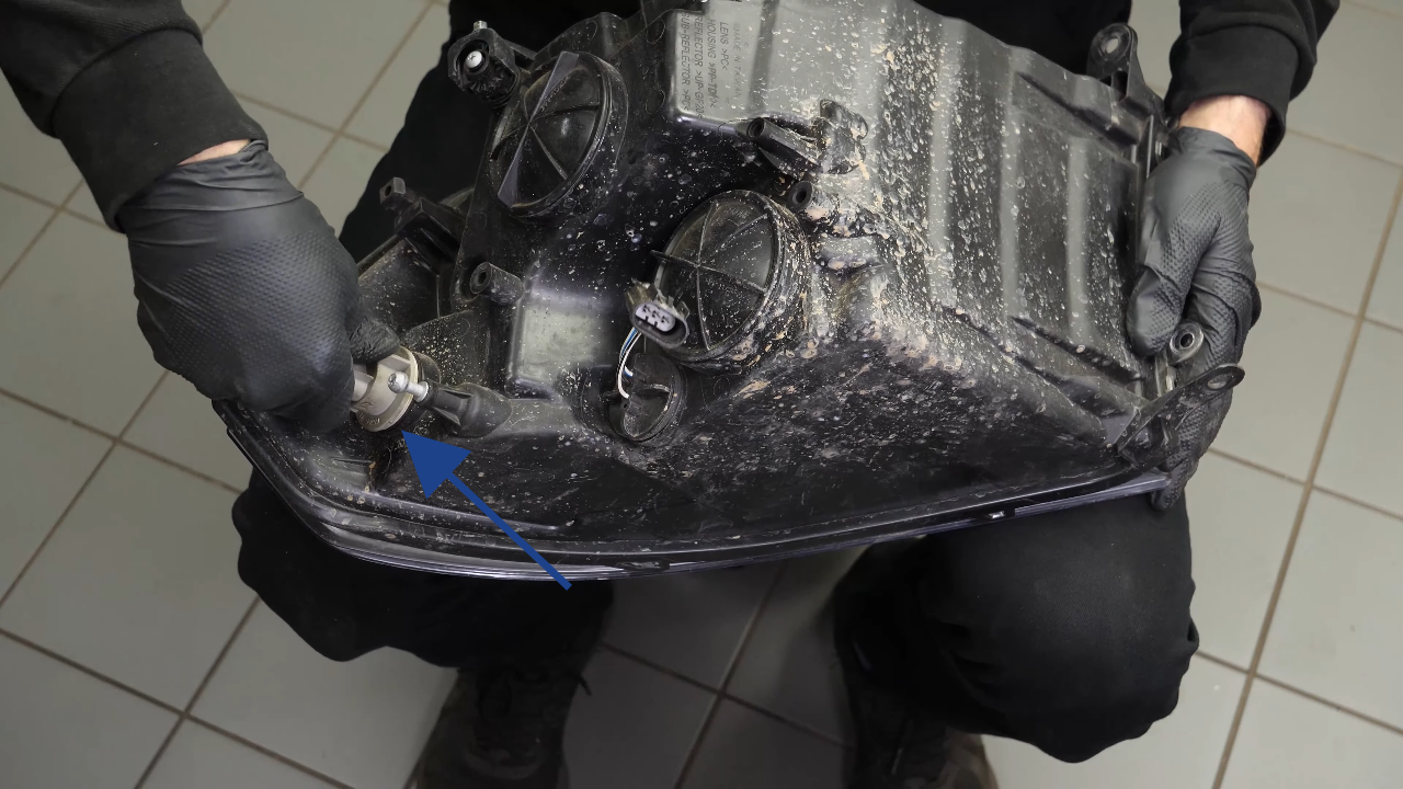 Replace turn signal bulb