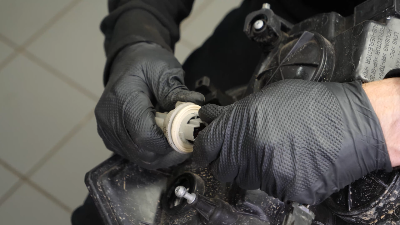 Replace turn signal bulb