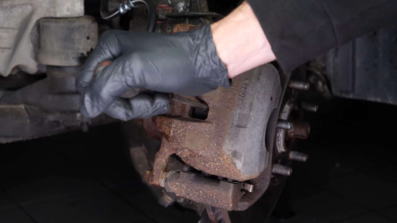 Retract the piston