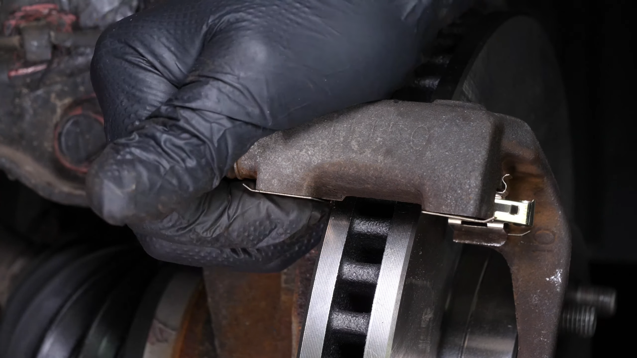Install the new anti-rattle clips