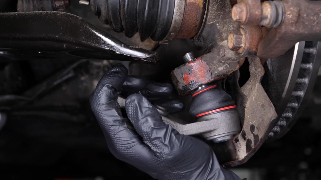 Put the ball joint back