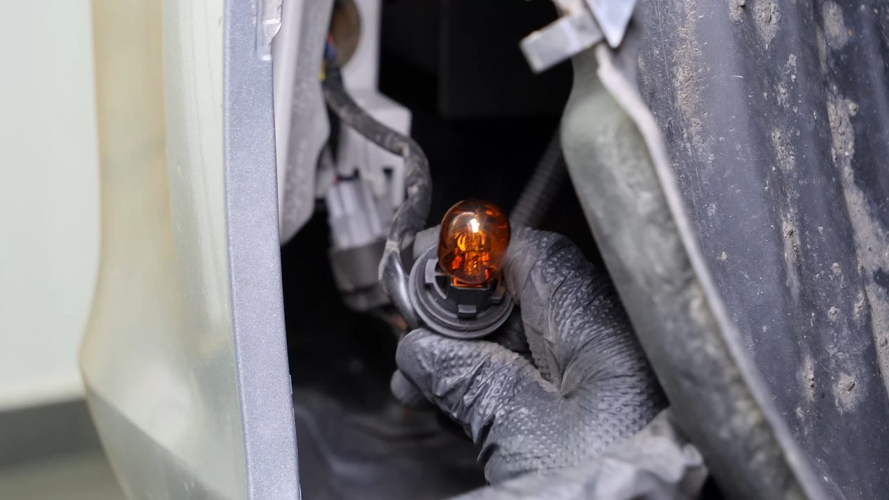 Replace turn signal bulb