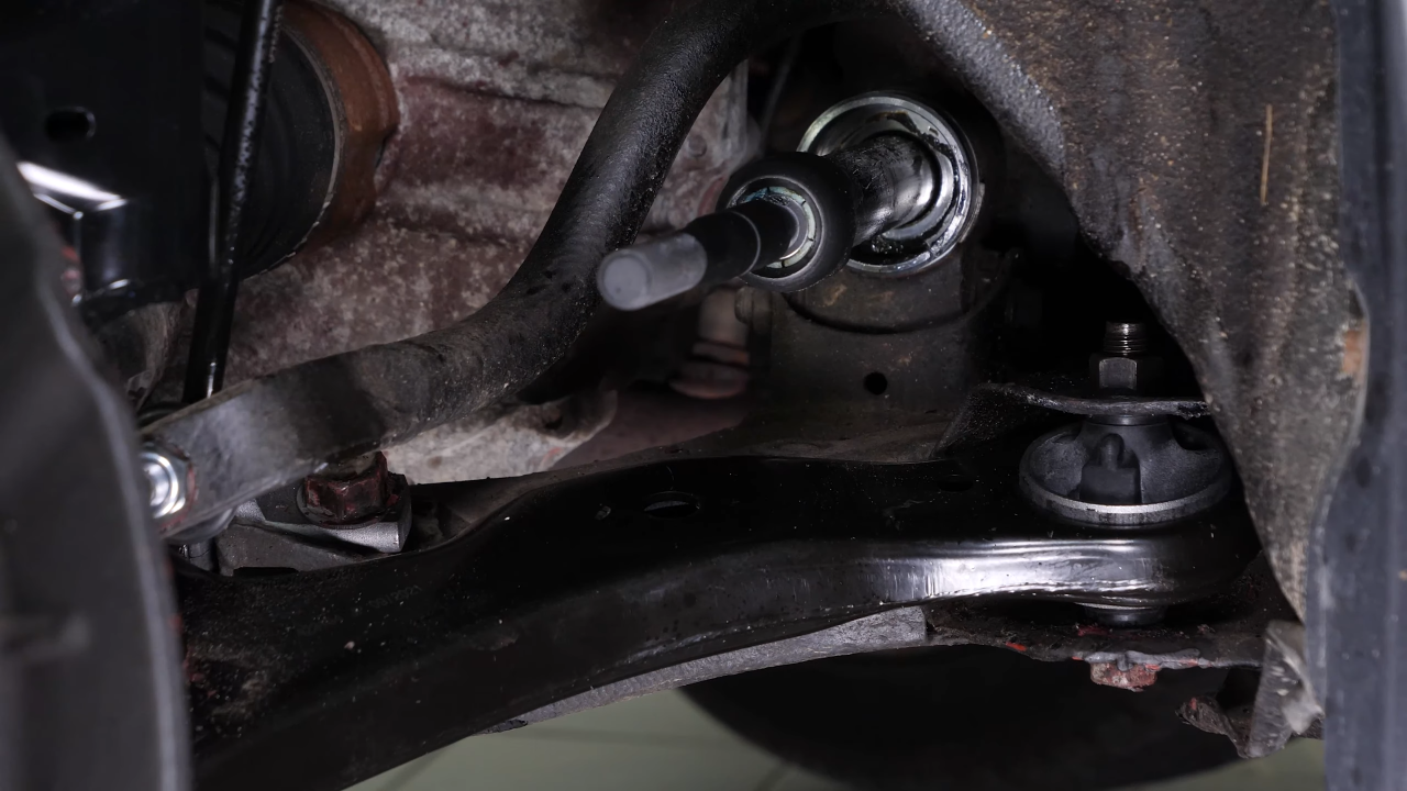 Put the inner tied rod back