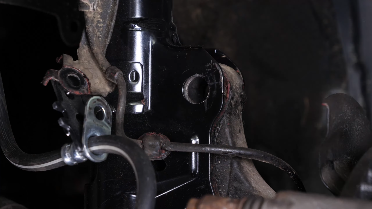 Install the new strut