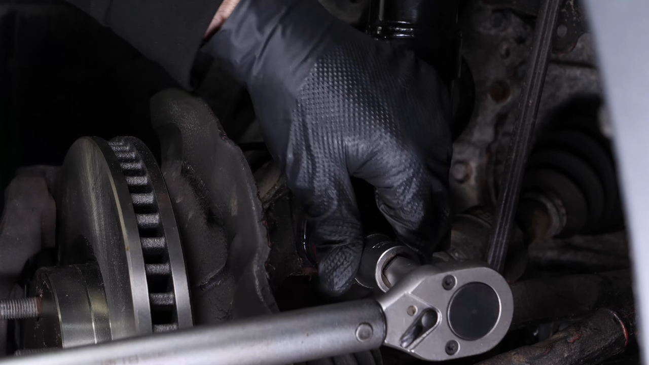 Install the new strut