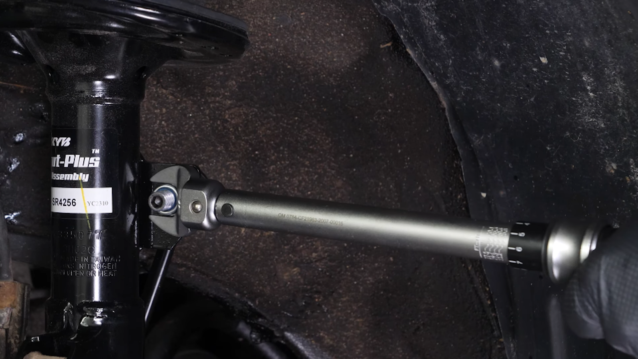 Install the new sway bar end link