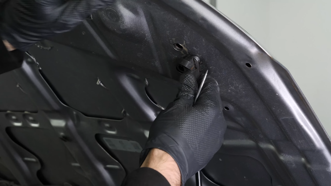 Remove the hood lift support