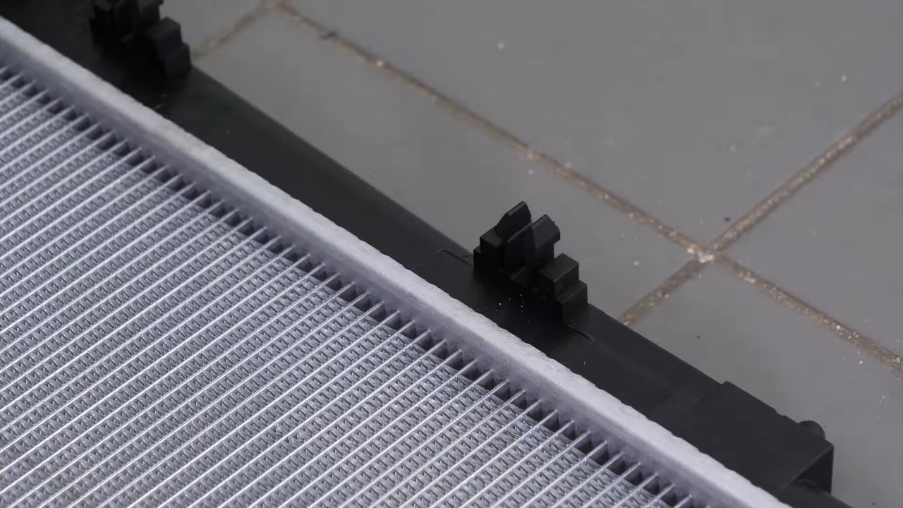 Put the fan assembly back