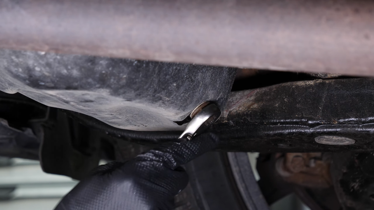 Install the new drain plug