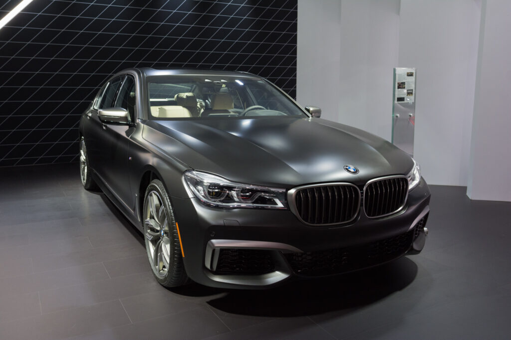 bmw m760i xdrive v12