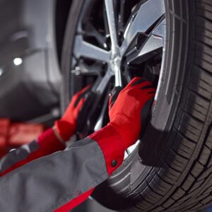 installing new car tire