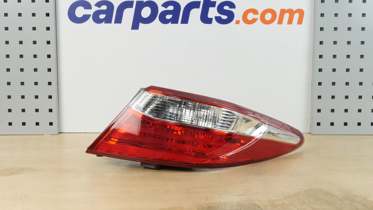 Put the tail light back