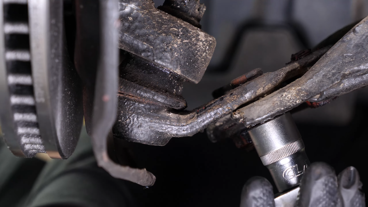 extract the lower ball joint