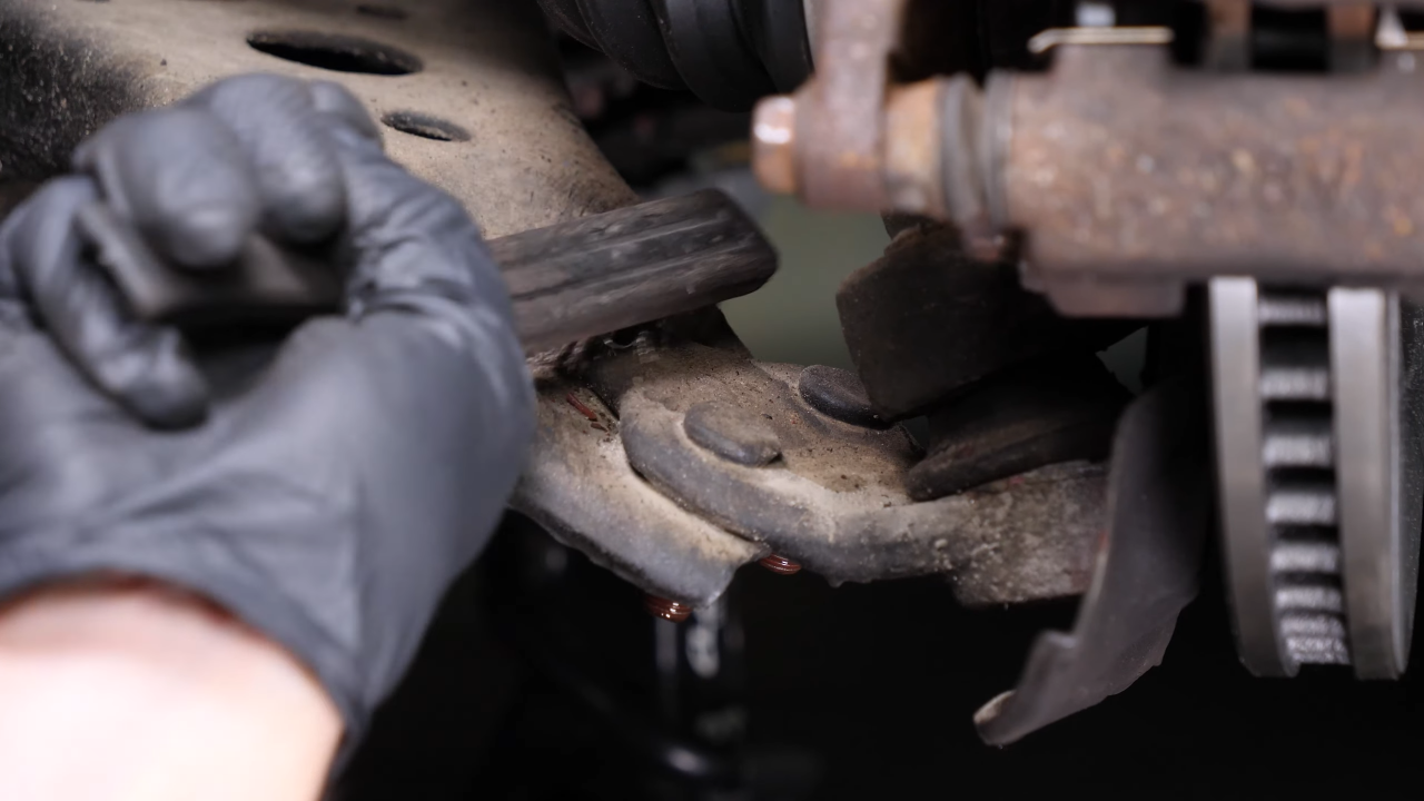 extract the lower ball joint